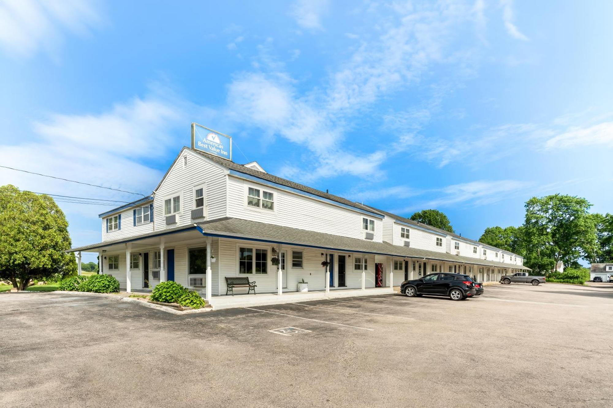 Americas Best Value Inn Stonington Mystic Екстер'єр фото